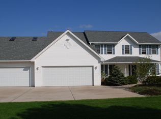4442 Oak Ridge Ct, De Pere, WI 54115