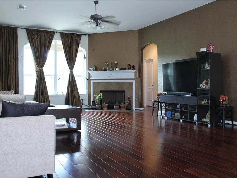 326 Trillium Dr — Photo 6