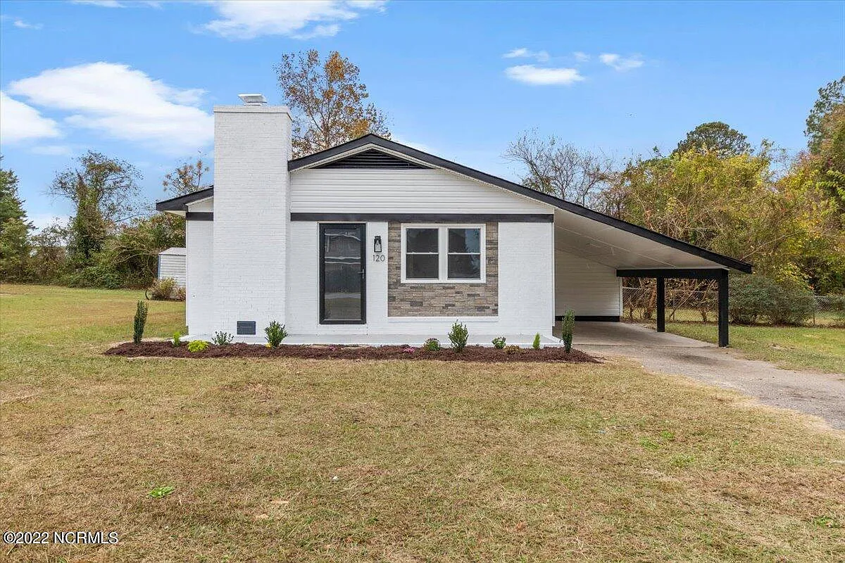 3 bed, 1.0 bath, 1113 sqft, $1,550 — Photo 1