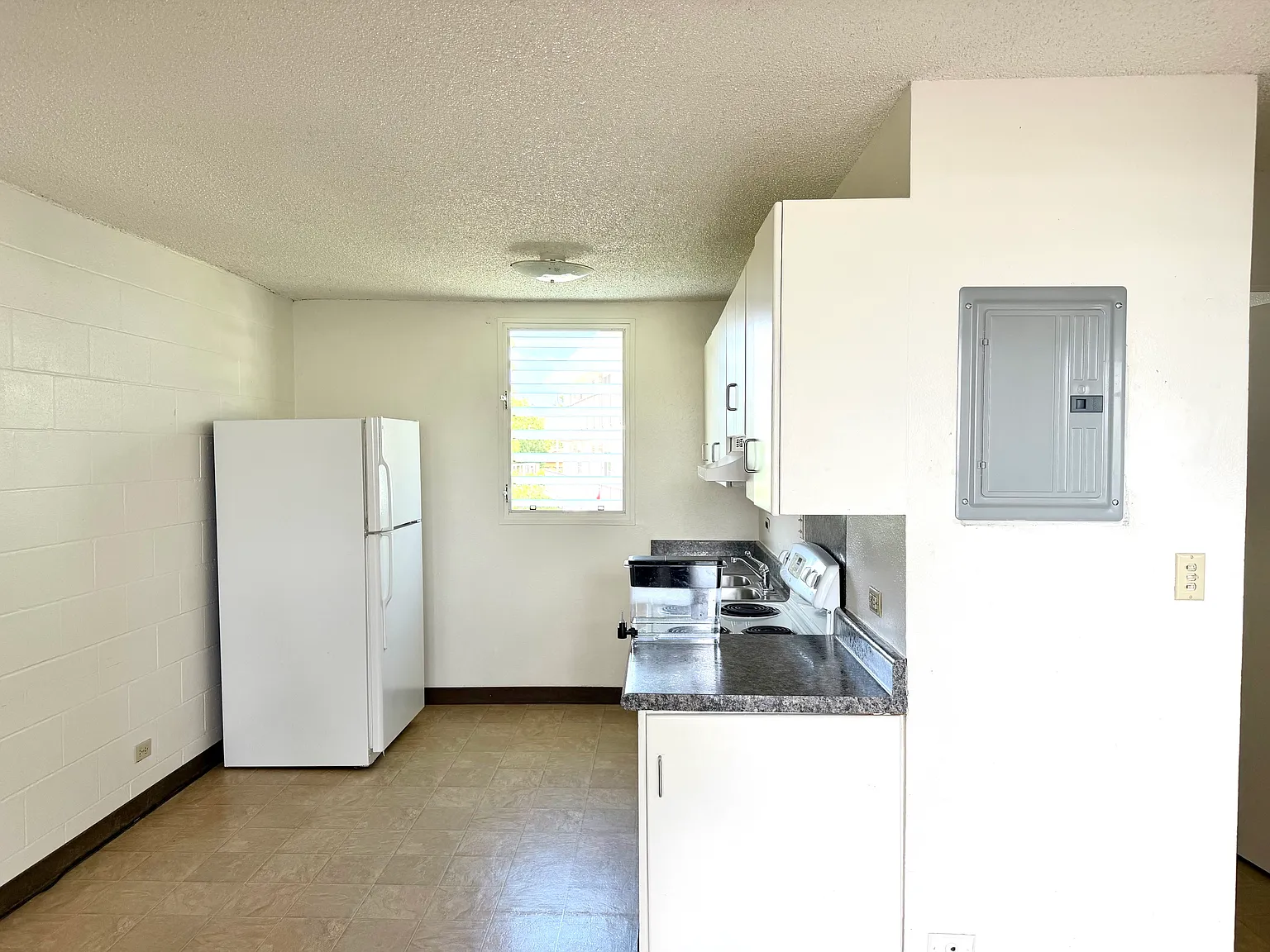2 bed, 600 sqft, $2,200 — Photo 2