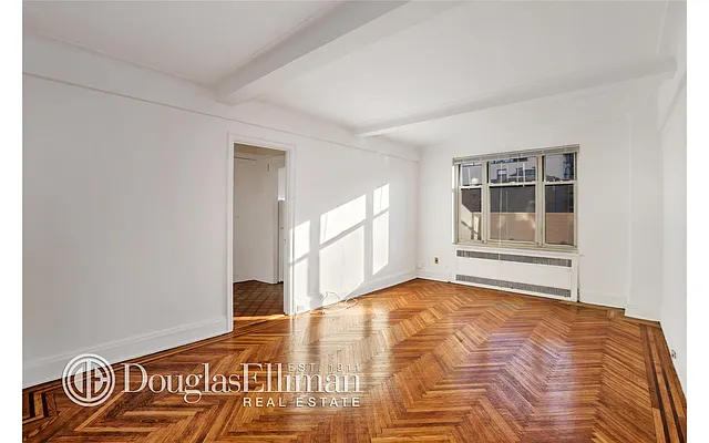 Sold by Douglas Elliman | media 21