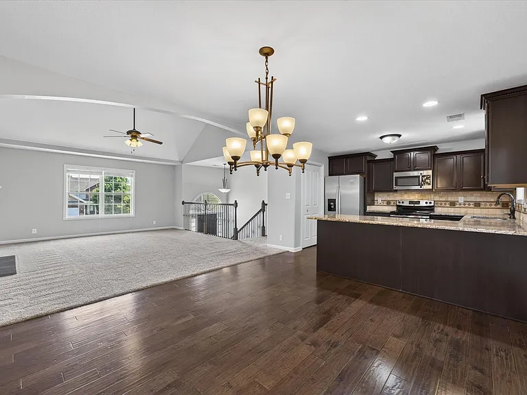 3702 Windmill Ct — Photo 13