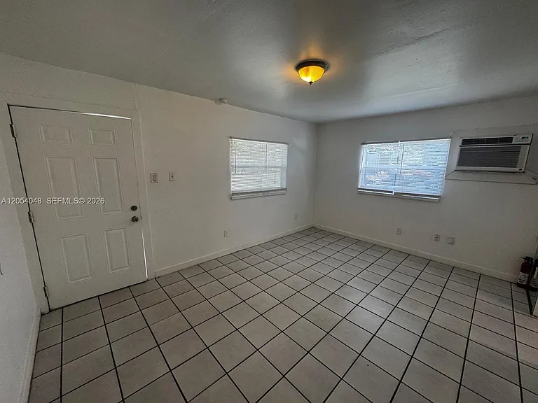 SW 58th Ct — Photo 6