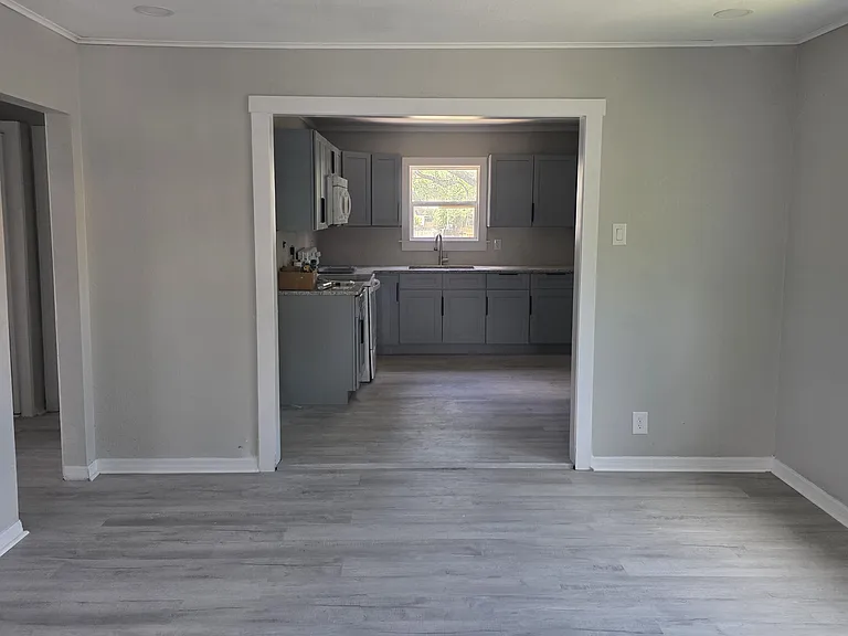 2244 21st Ave S — Photo 3