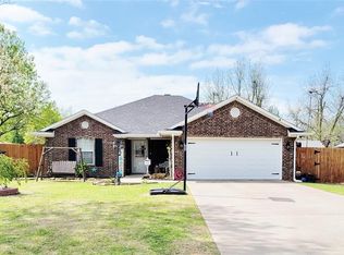 1821 W Montana Ave, Chickasha, OK 73018