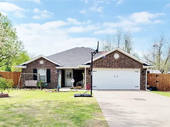 1821 W Montana Ave, Chickasha, OK 73018