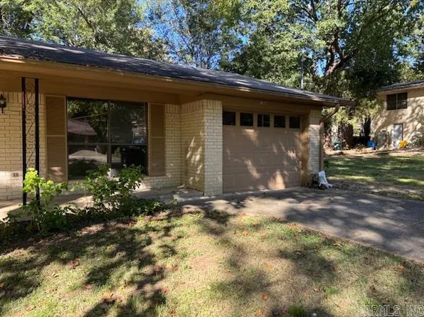 100 Wisteria Pl, Hot Springs, AR 71913