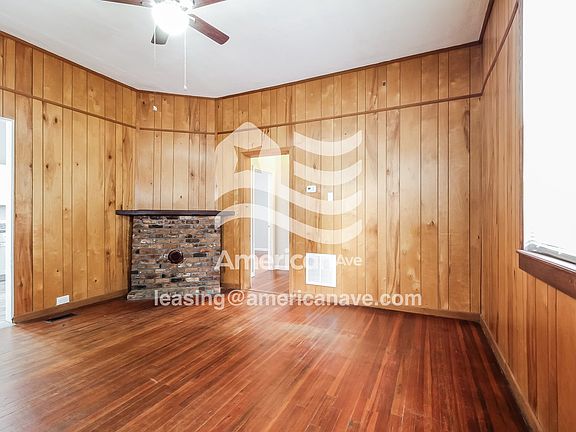 1571386_003_living_room_14031823.jpg