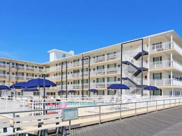111 S Surrey Ave APT 104, Ventnor, NJ 08406