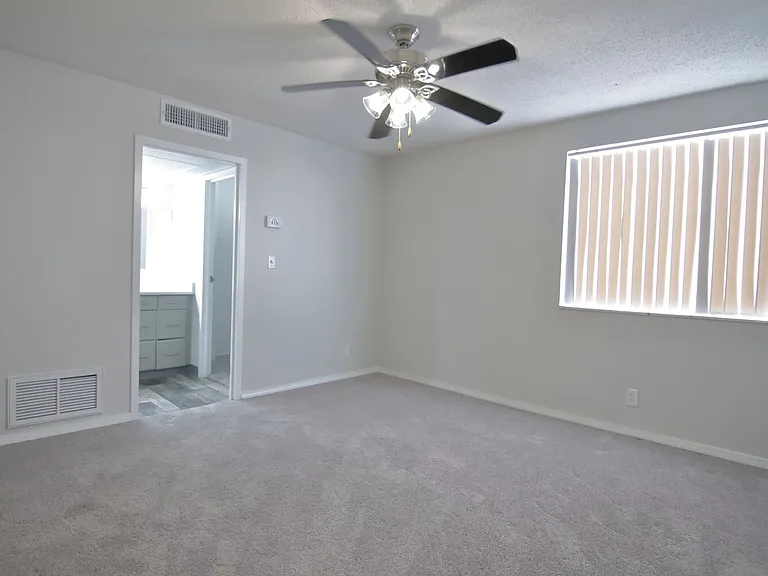 The Regency Apartments — Photo 153