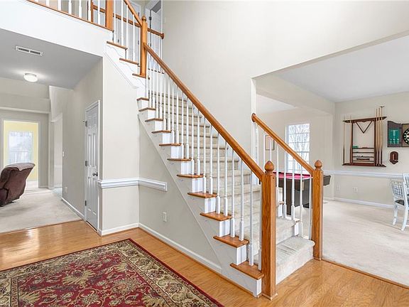 5th image of 802 Croftwood Dr