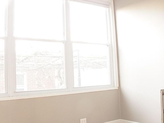 2nd image of 2710 W Argyle St #2