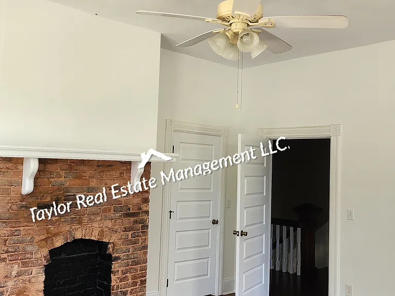 1100 N Montgomery Ave — Photo 13