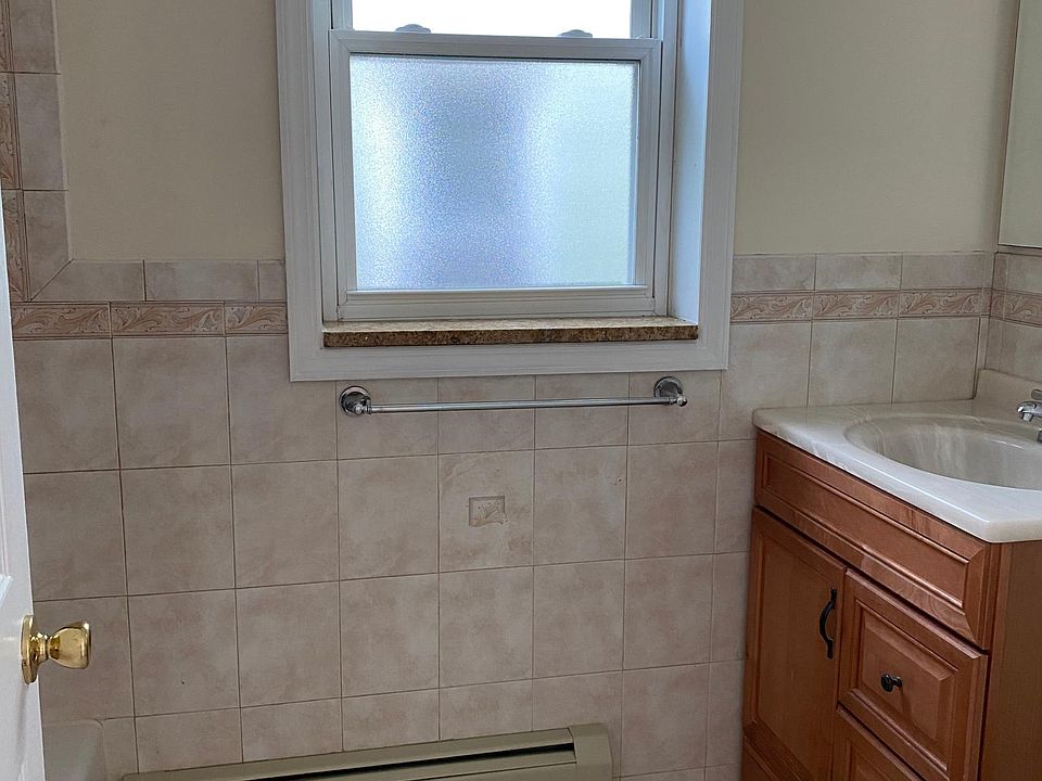 2nd image of 3019 Barkley Ave #2