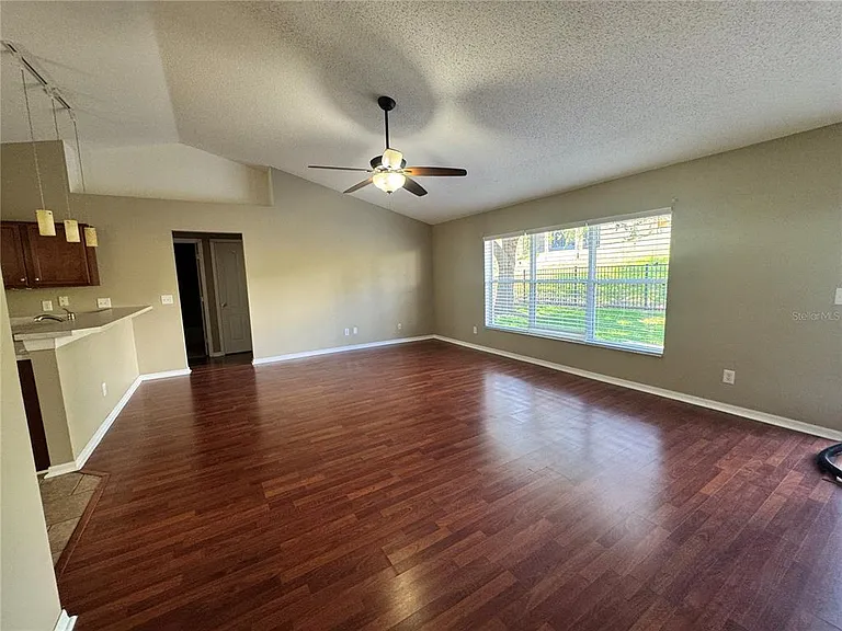 918 Cork Oak Ln — Photo 3