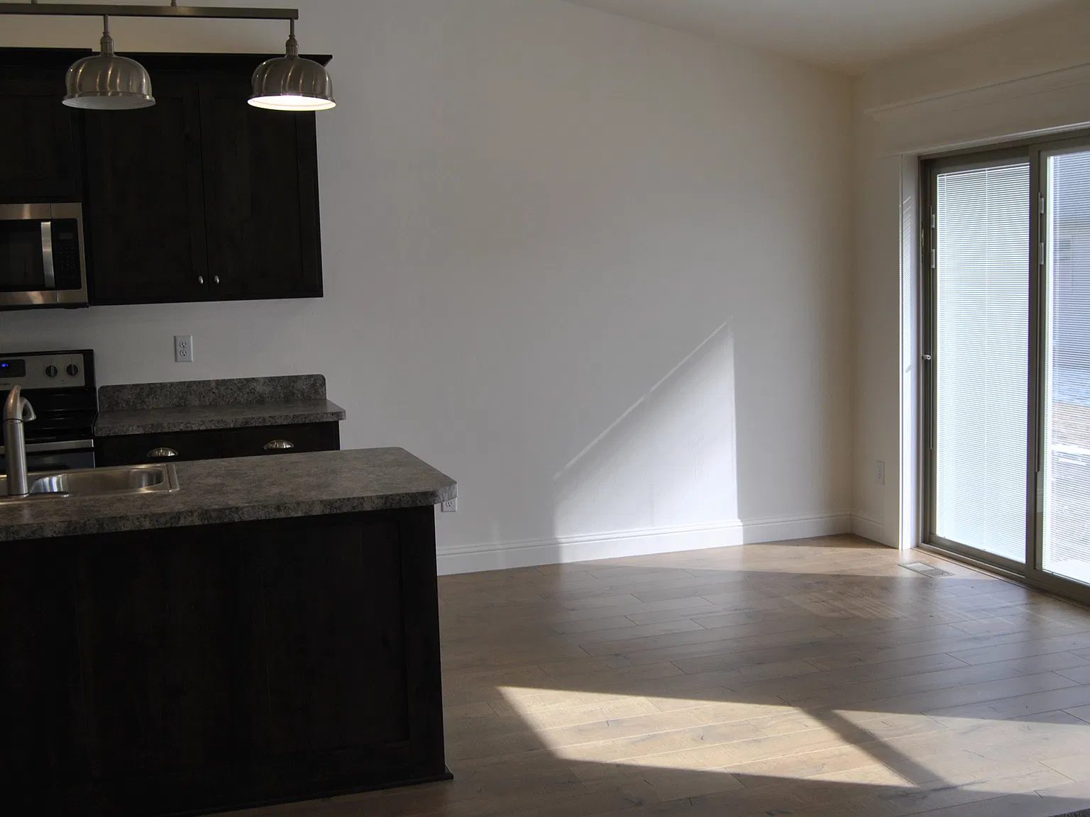 3 bed, 1297 sqft, $1,745 — Photo 3