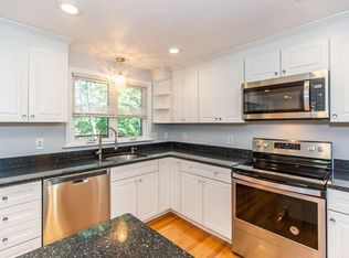 30 Kenwood Dr, Plymouth, MA 02360