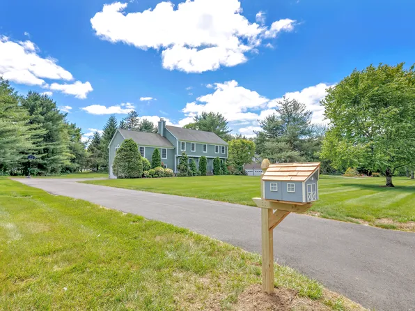 22 Woods Row, Monroe, CT 06468