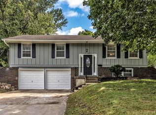 109 SW Pinnell Dr, Lees Summit, MO 64081