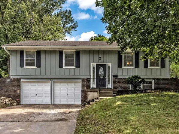109 SW Pinnell Dr, Lees Summit, MO 64081