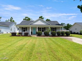 585 Mission Rd, Southport, NC 28461