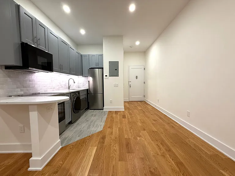 130 E 93rd St #5S — Photo 5