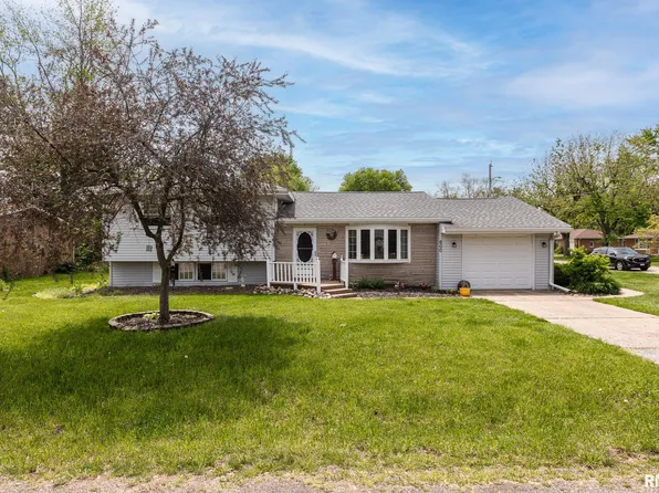600 E Meadow Lawn St, Manito, IL 61546
