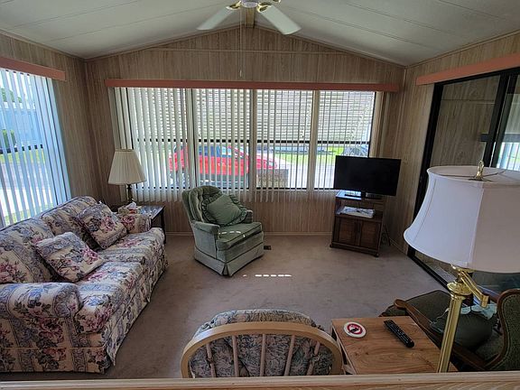 4th image of 1101 Commerce Ave #60