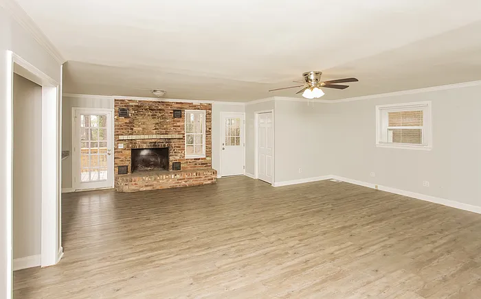 448 Pitney Rd — Photo 5