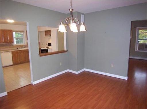 2nd image of 265 Walton St
