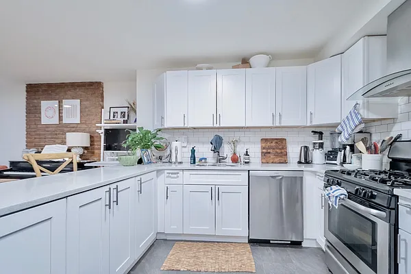 Rented by KYLM, LLC | media 16