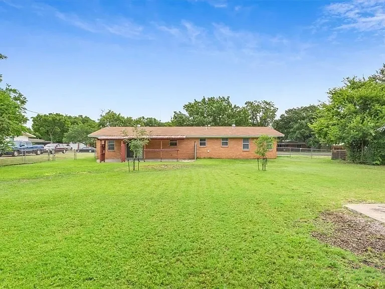 316 Cranbrook Dr — Photo 24