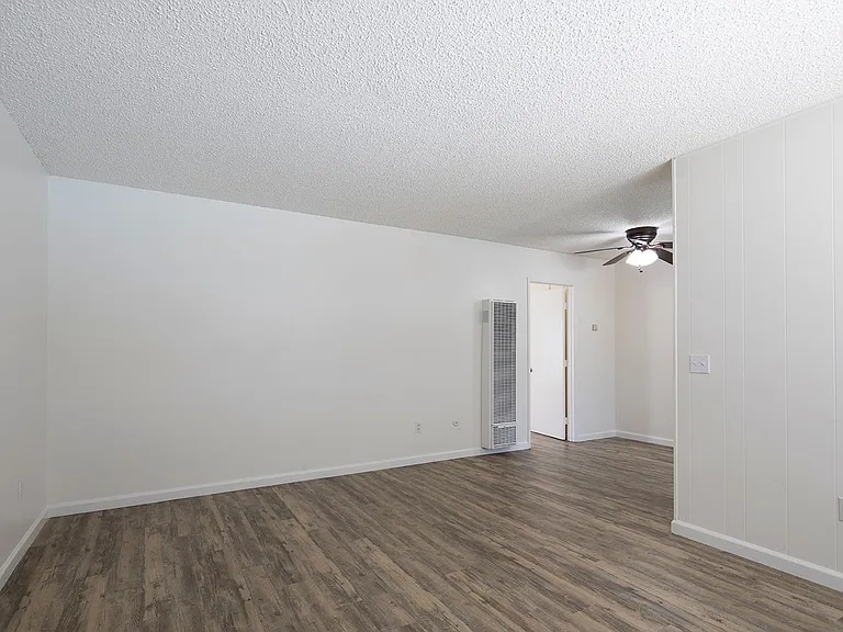 Four Winds Apartments — Photo 5