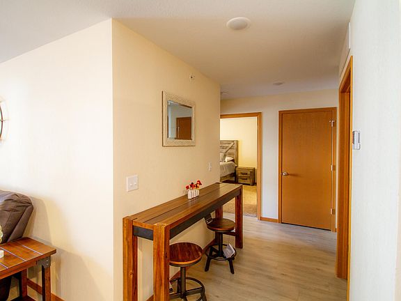 3rd image of 6790 Highway 100 APT 3-201
