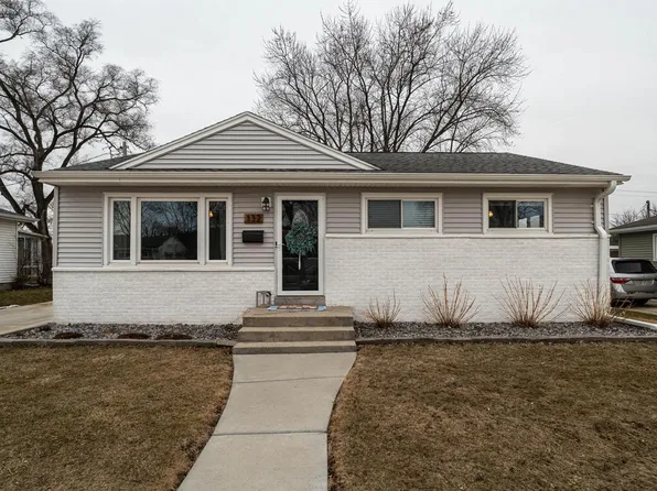 332 Greenmeadow DRIVE, Waukesha, WI 53188
