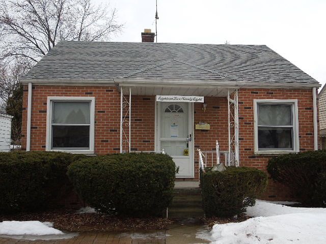 1st image of 18598 Woodland St