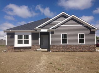 8910 Honeysuckle Dr, Erie, PA 16509