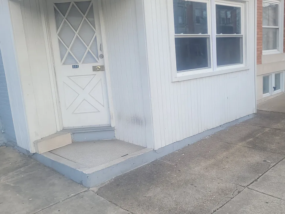 401 S Macon St #1