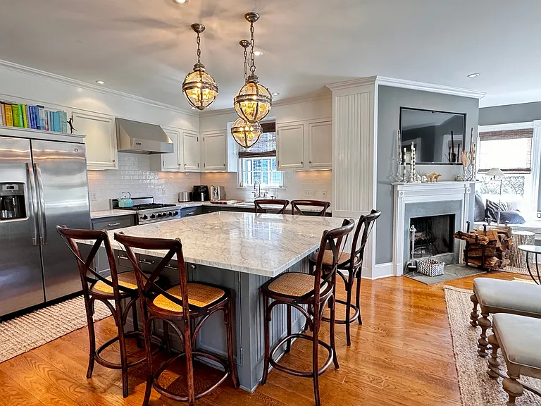 233 Rowayton Ave — Photo 7