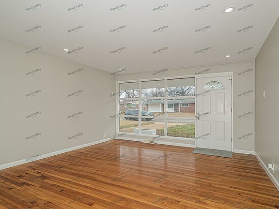 5th image of 10433 Hallwood Dr