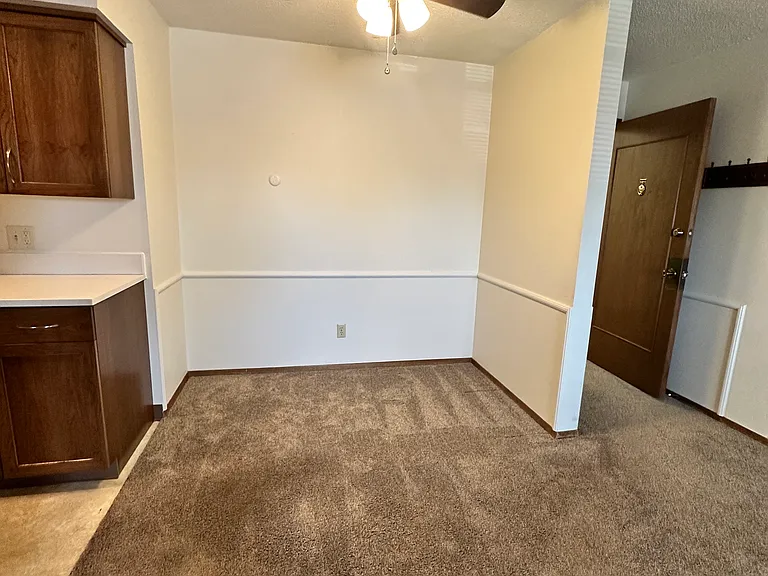1120 Hancock Dr #12 — Photo 5