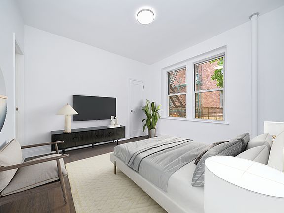 3rd image of 136 Hicks St APT 1E