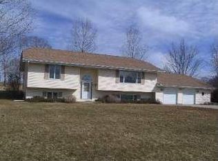 2880 Farm View Rd, New Lenox, IL 60451