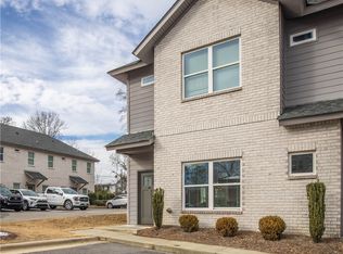 808 N Gay St #C101, Auburn, AL 36830