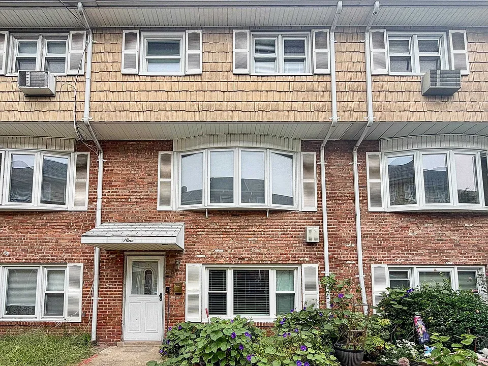9 Elna Ct
