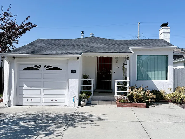 770 Circle Ct — Photo 2
