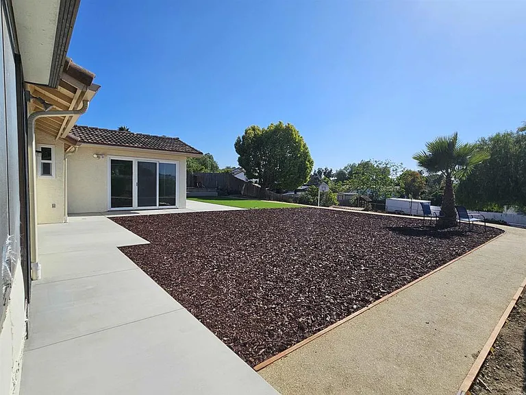 1540 Belmont Park Rd — Photo 26
