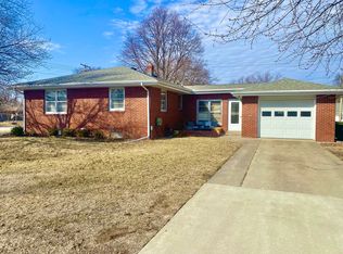 501 N 5th St, Fairbury, IL 61739
