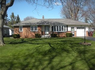 33 Adela Cir, Rochester, NY 14624