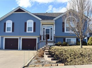 1303 Ragan Dr, Pleasant Hill, MO 64080